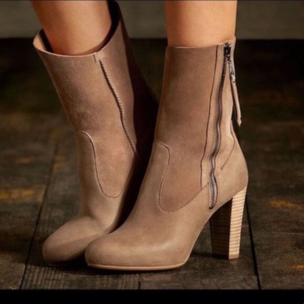 UGG Women's Athena Caramel Boots